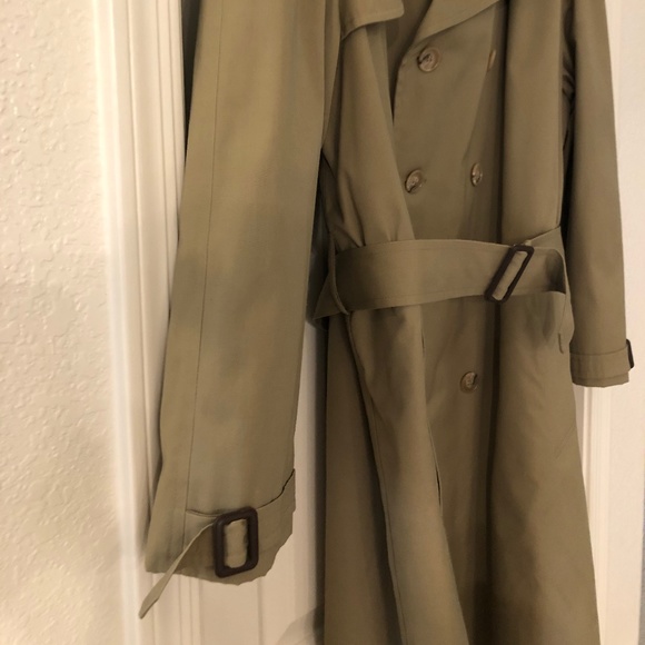 London Fog 42 Long Tan Trench Coat. Inside lining, Snow Cloth Virgin Wool! - Picture 4 of 15